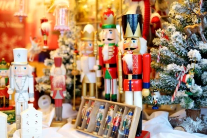 Unusual treasure hunt on the Christmas market (Riquewihr) - Bonjour Alsace