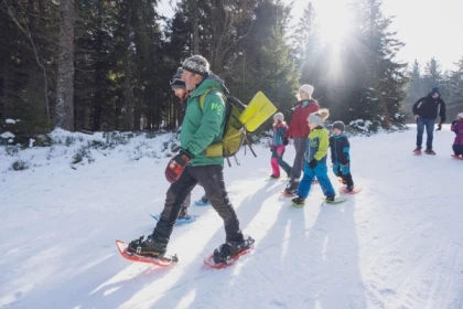Family snowshoe outing - Bonjour Alsace