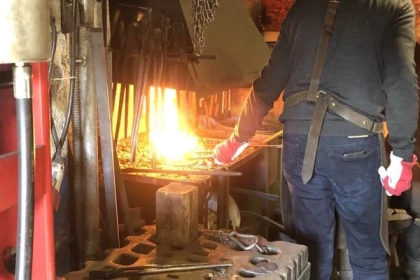 Workshop - Christmas decorations in wrought iron - Bonjour Alsace