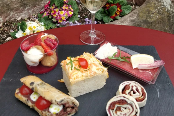 Gourmet aperitif at the Independent Winegrower's - Bonjour Alsace