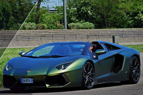 Lamborghini Aventador Roadster 2015 限定版 Lamborghini Aventador Roadster 2015 限定版