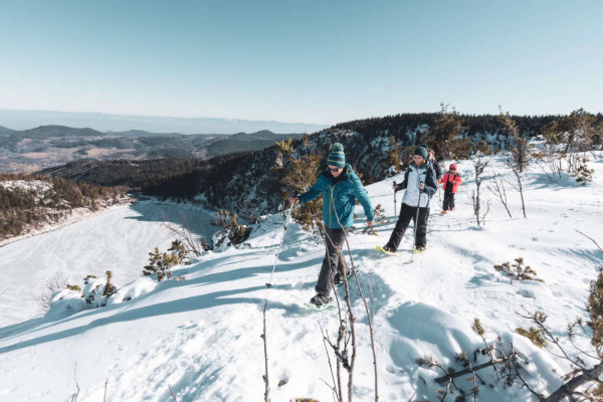 Family snowshoe outing - Bonjour Alsace